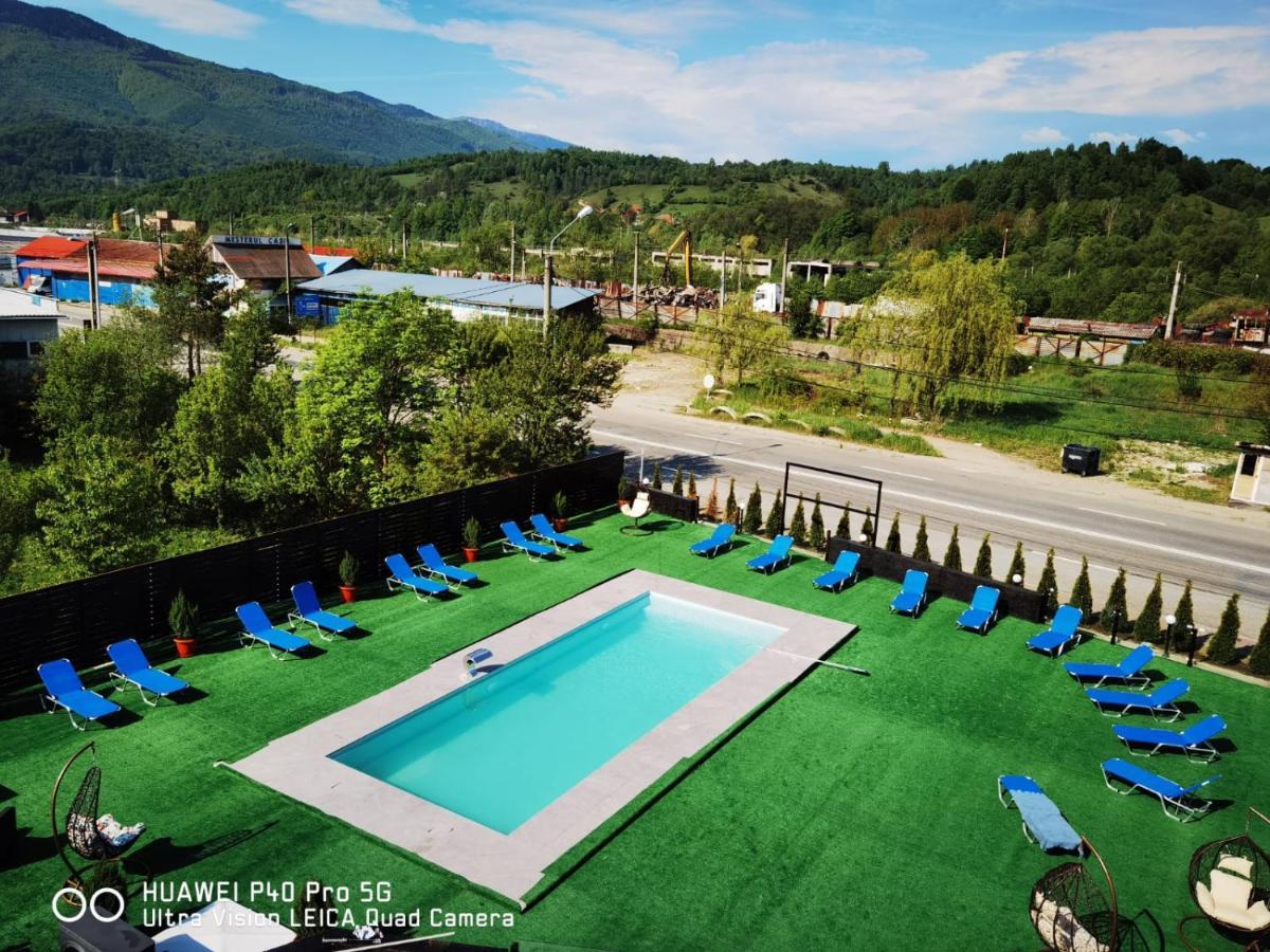Hotel Aqua Palace Petrosani Luaran gambar